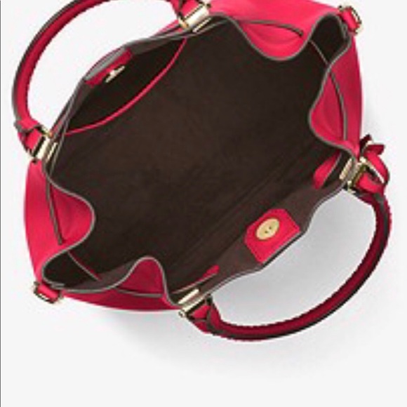 Michael Kors Blakely Bucket Bag ❤️🌹❤️🌹 - Picture 3 of 7